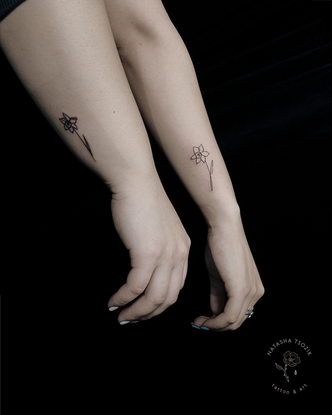 Minimalist Daisy Temporary Tattoo (Set of 3) – Small Tattoos